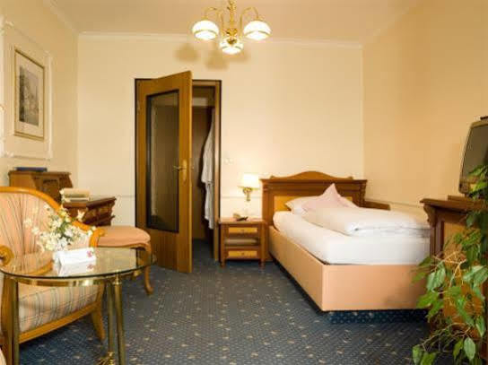 Hotel Sacher-Stoiber Bad Fussing Exterior photo